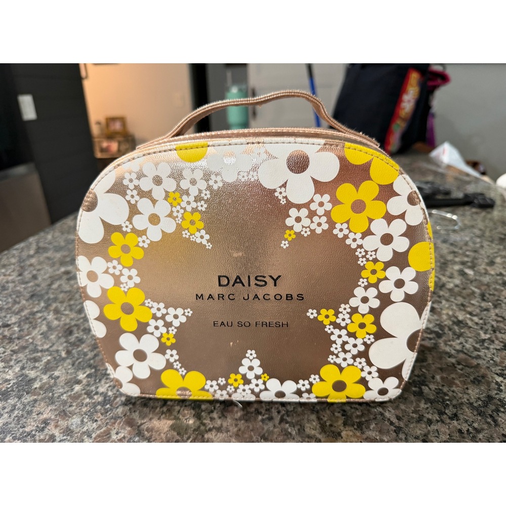 Marc Jacobs Daisy Eau So Fresh Rose Gold Floral Makeup Bag Vanity Case